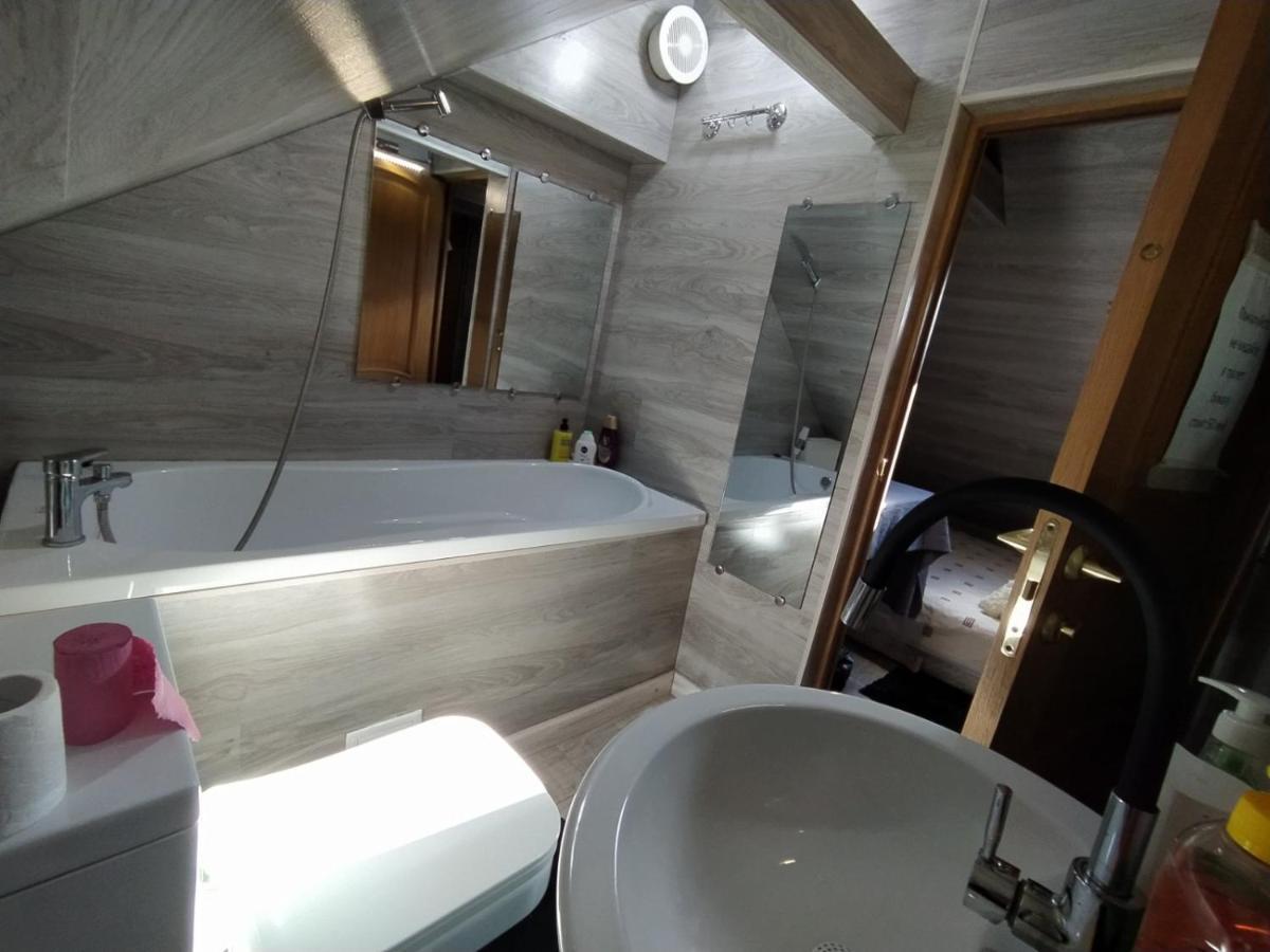 Ismail&Stefan Cel Mare Red Apartment Chisinau Ngoại thất bức ảnh